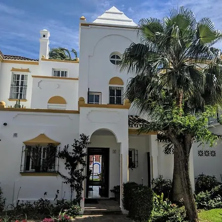 Noctua Lovely 4 Bedroom House And Pool *