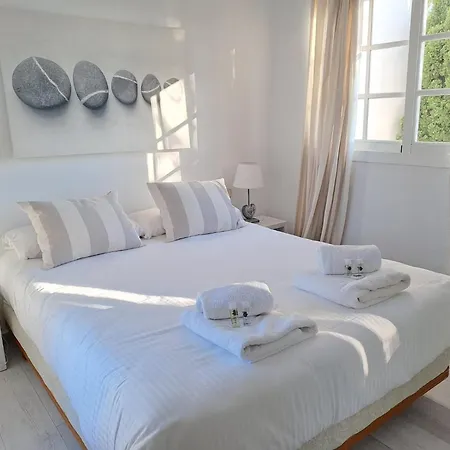 Holiday home Noctua Lovely 4 Bedroom House And Pool Estepona